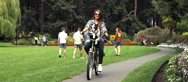 Bike Safely and Easily 
With Your Dog
in Canada